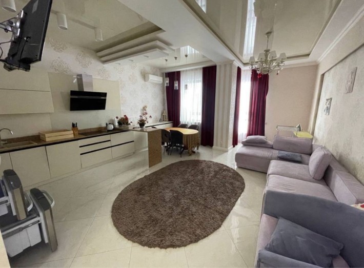 Аренда 3 к кв Дом на Набережной, Банный 1, центр - фото 1