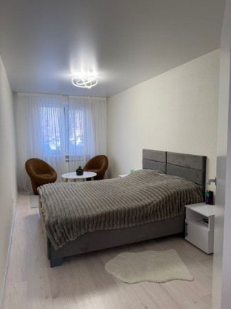 Аренда ТРЕХКОМНАТНОЙ квартиры на 6 ст Фонтана , БЕЗ ВЫСЕЛЕНИЯ НА ЛЕТО - фото 1