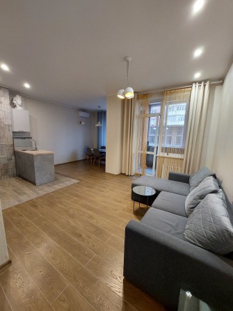 Сдаю 2 -3комн.кв.Центр города.ЖК Капитан - фото 1