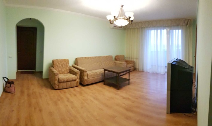 Сдам 3к Слобожанское  студия-гостинная, 3спальни автономка свет есть - фото 1