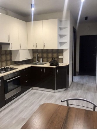 Сдаю 1 ком квартиру-студию ЖК Петровский квартал - фото 1