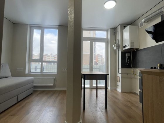 Оренда 1-кімнатної квартири 21 м² + власний дворик 16 м² Гатное