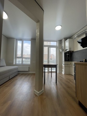 Оренда 1-кімнатної квартири 21 м² + власний дворик 16 м² - фото 1