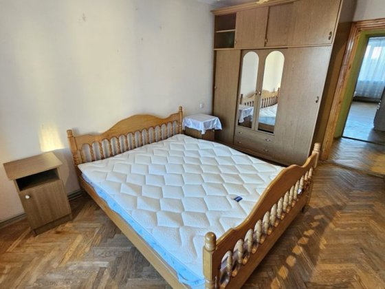 В районі центр.парку . В гарному житловому стані,інд.опалення. Ивано-Франковск