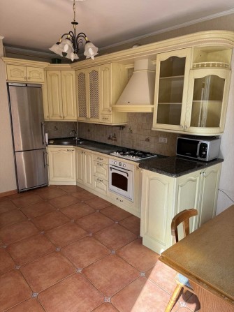 Оренда просторої дворівневої квартири на Лукаша - фото 1