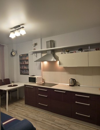 Радужный .Таирово.  Со взрослым ребенком . Балкон не застеклен - фото 1