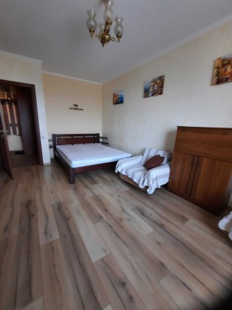 Сдам 1 ком жм Радужный.  Небесной Сотни. - фото 1