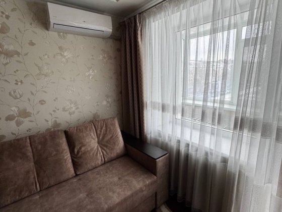 Соборності 26/14 парковка у дворі центр міста Полтава