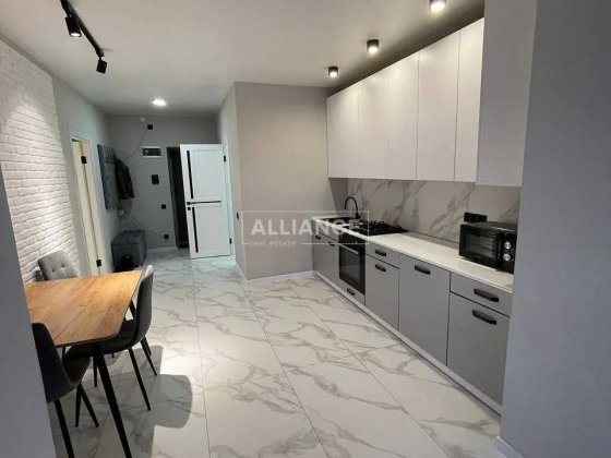 Здається в оренду велика 1-кімнатна квартира в Центрі. Ивано-Франковск