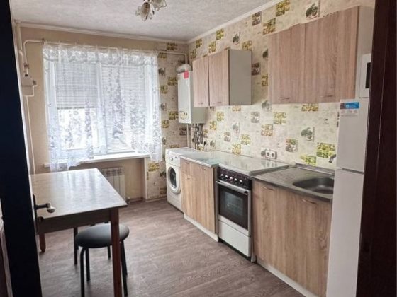 Панянка 65 Поділ парковка у дворі Полтава