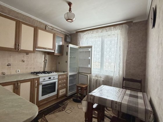 Здається 2х кімнатна Проспект Черновцы