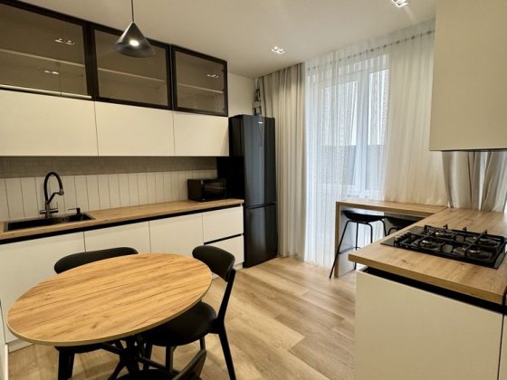 Здам 2-х кімнатну VIP квартиру вул. Героів Майдану - Каспрука Черновцы