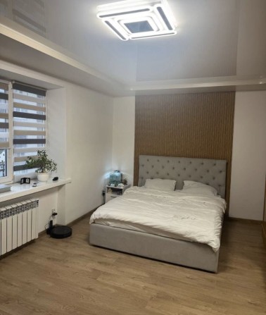 Оренда 2 кімнатної квартри також паркомісце та заряжка - фото 1