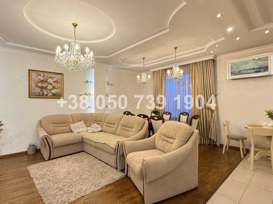 Оренда 3 кімн.кв., вул. Івана Франка, район стадіону Авангард. Ужгород