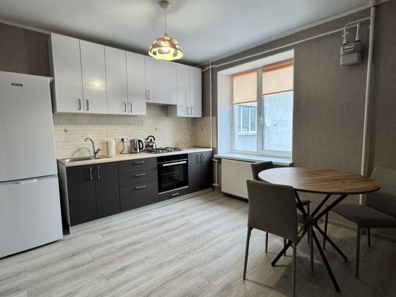 Здається велика однокімнатна квартира в центрі міста! Черкассы