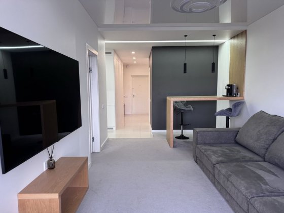 ЖК  Династія. Соломянський  район. Кухня студія+спальня окремо. Киев