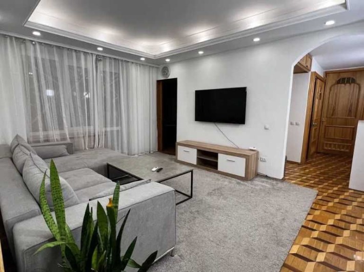 Оренда видова 4-кімнатна квартира/ Центр/ Січеславська Набережна/ ЦИРК - фото 1