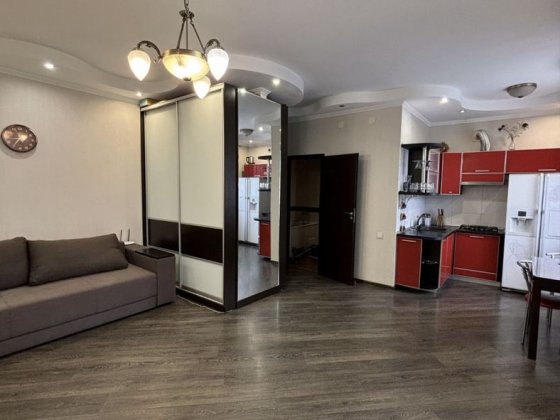 Сдам полнометражную однокомнатную квартиру улица Правды, не военным Запорожье