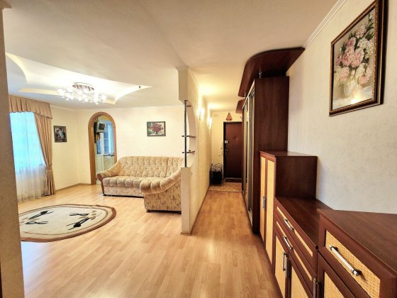 Здається 3-х кв з Автономним опаленням перша здача початок Богунії