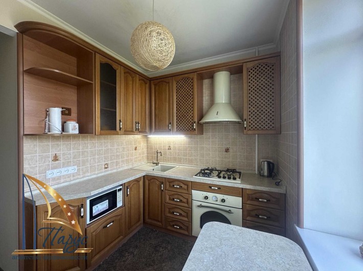 Оренда 2-кімнатної сталінки  р-н Порту - фото 1