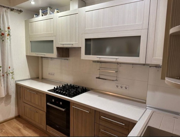 Аренда трехкомнатной квартиры с ремонтом  на  Правом  берегу - фото 1