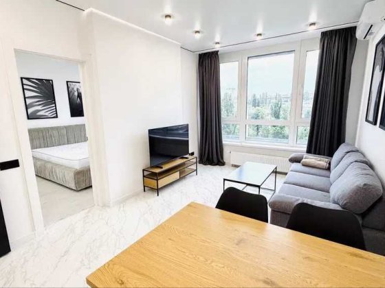 Оренда 2-кімн. квартири студії на Васильківські Киев