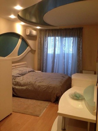 Сдается в аренду дизайнерская 2-х комнатная квартира, метро "Позняки" - фото 1