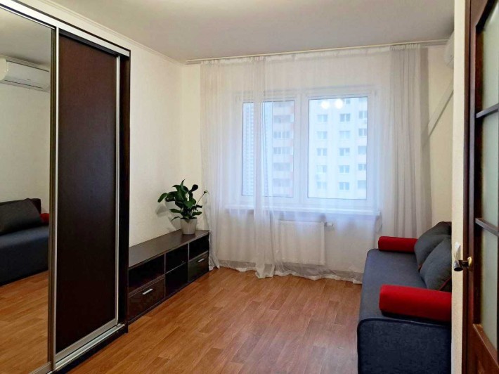 Оренда  Софії Русової 7. 12 поверх. Генератор, лифт, вода, опалення - фото 1