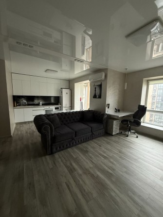 Сдам 1 к квартиру студию ЖК Ривер Парк Победа 1 - фото 1