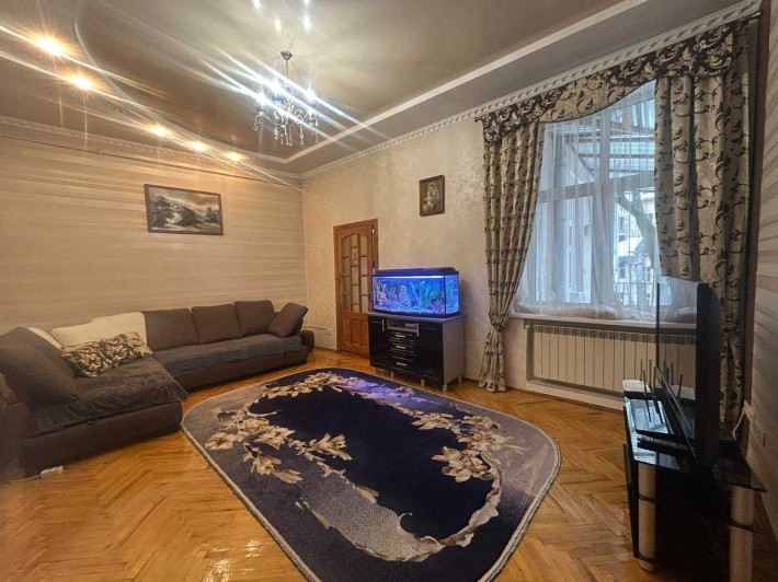 Оренда 4-х кім. квартири по вул. Левицького (райвадміністрація) - фото 1