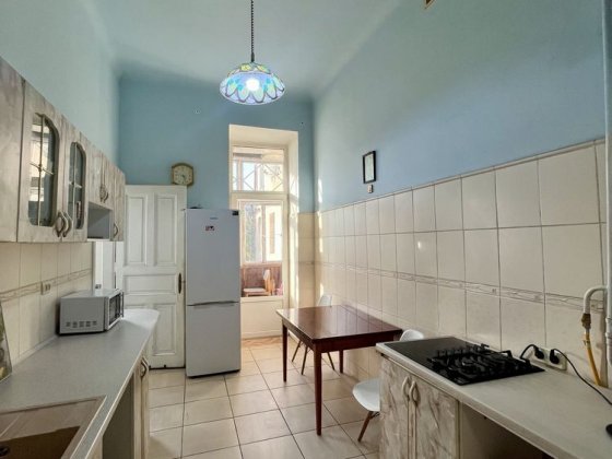 Помісячна оренда 3-к. квартири біля центру за вул. Хорватська. Львов