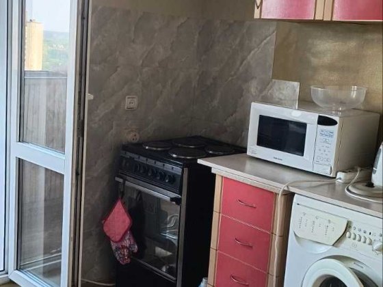 сдам 1 к. квартиру, Деснянский р.ул. Бальзака 87, видовая, теплая евро Киев