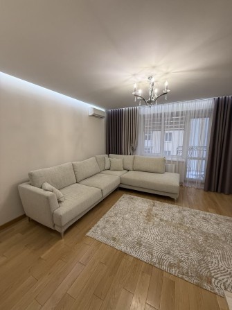 Здається 3-кімнатна квартира на вул. Жасминова - фото 1