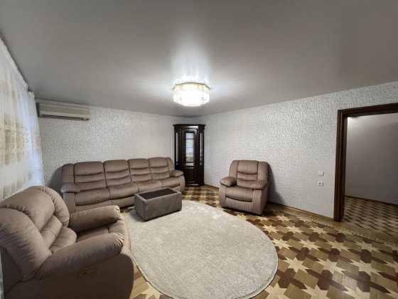 Сдам просторную 3-к с ремонтом, мебелью и техникой пр.А.Поля Дніпро