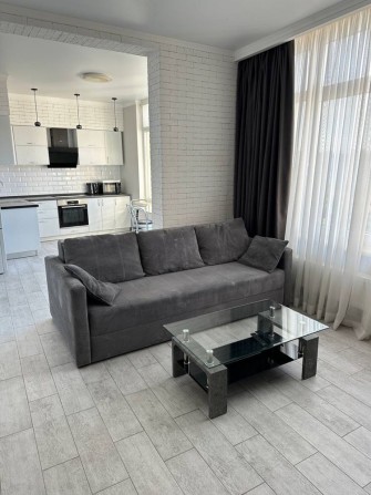 Сдам квартиру на Каманина. БЕЗ комиссии! До лета. - фото 1