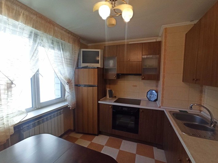 Оренда 2-кімн.кв., вул. Предславинська, 25. Метро Палац Україна - фото 1