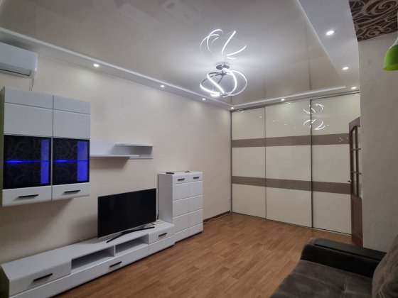 Патриотіка, вул. Гмирі 18, 1 кімн. метро Позняки 10 хвилин пішки. Київ