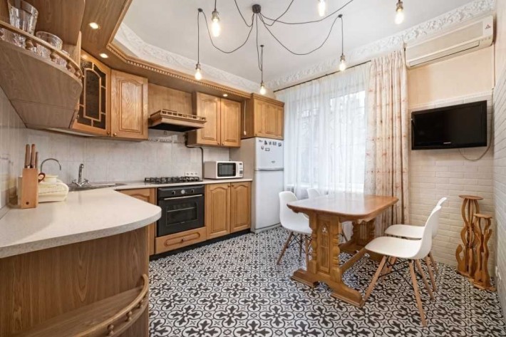 вул. Білокур 5/17 довгострокова оренда на Печерську - фото 1