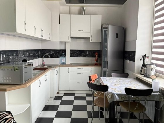 Сдам 2-ком квартиру!
Кухня-студия + спальня. 
Пр.Яворницкого 125 Днепр