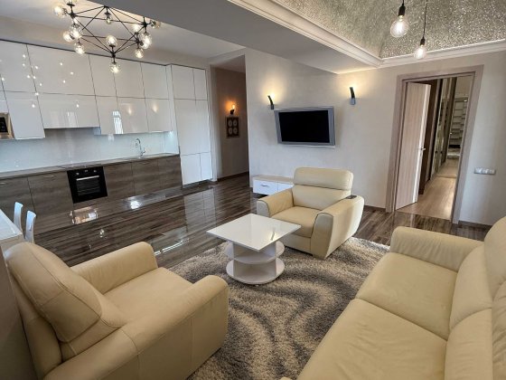 Сдам 2-ух спальную в ЖК "Ренессанс/ул.Базарная/Кировский сквер! 130 м! Одеса