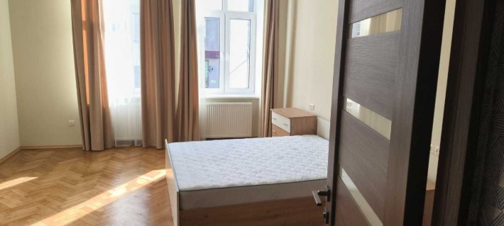 Оренда квартири в самому центрі Львова по вул. Куліша - фото 1