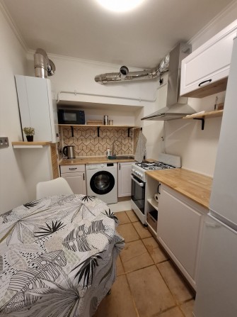 Здам БЕЗ КОМІСІЇ 2 кімнатну квартиру в центрі - фото 1