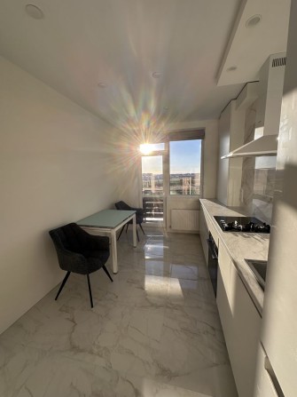 Sunday Home. Квартира, де завжди трохи вихідний. Нова+Світло весь час - фото 1