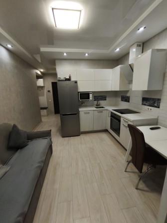 Можно помесячно и длительно! Сдаётся 2х ком-я квартира в ЖК Вернисаж - фото 1