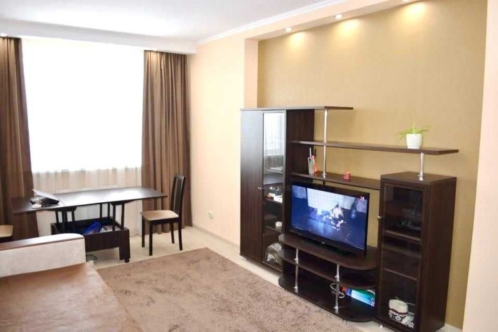 Оренда 1-кім. квартири. вул. Під Голоском-Новобудова-бл. Центр - фото 1