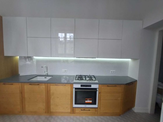 Пропозиція оренди 4 кім. квартири в ЦЕНТРІ по вул. Саксаганського Львов