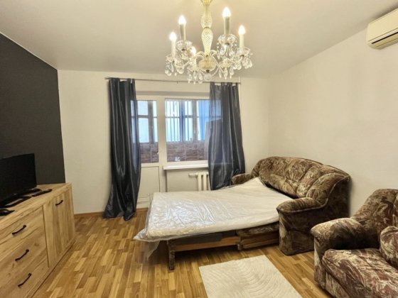 Добровольского/Заболотного, просторная квартира с лоджией и балконом Одеса