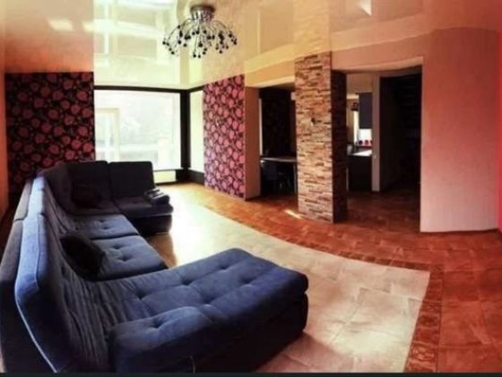 Здається приватний будинок