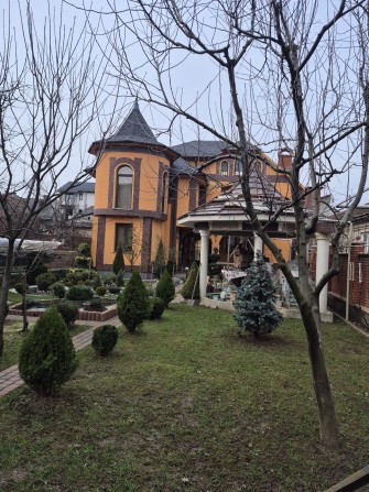 Здається будинок в тихому центрі міста. - фото 1