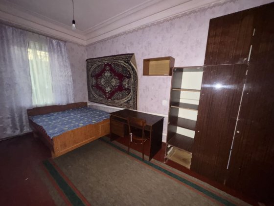 Здається половина БУДИНКУ на довготривалий термін ЦЕНТР Прилуки